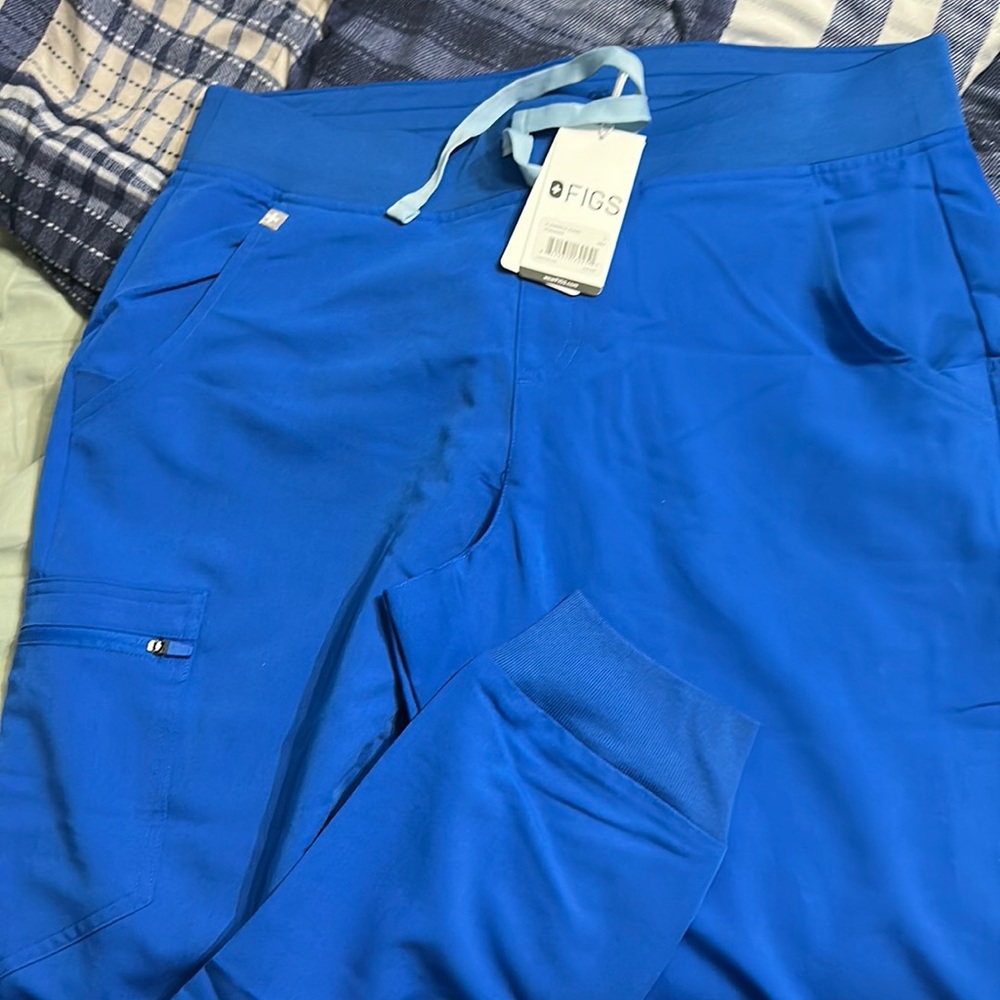 NWT FIGS SCRUB PANTS
